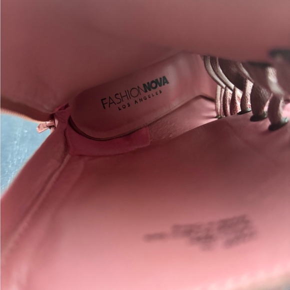 Fashion Nova size 10 4 inch lace up boots - Picture 4 of 5